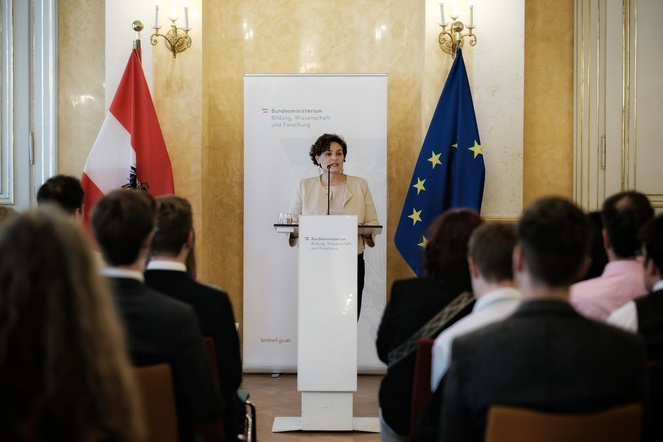 Teilnehmer:innen beim Tag der Wissenschaftsolympiaden 2024