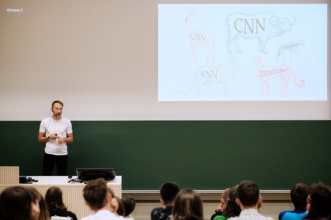 Teilnehmer:innen bei der AITHYRA AI for Science School 2025