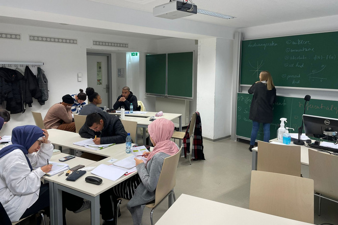 Teilnehmer:innen bei den START Studienclubs 2021