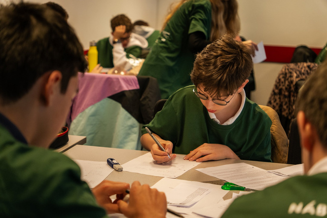 Teinehmer:innen bei NÁBOJ Junior am FH Technikum in Wien 2025