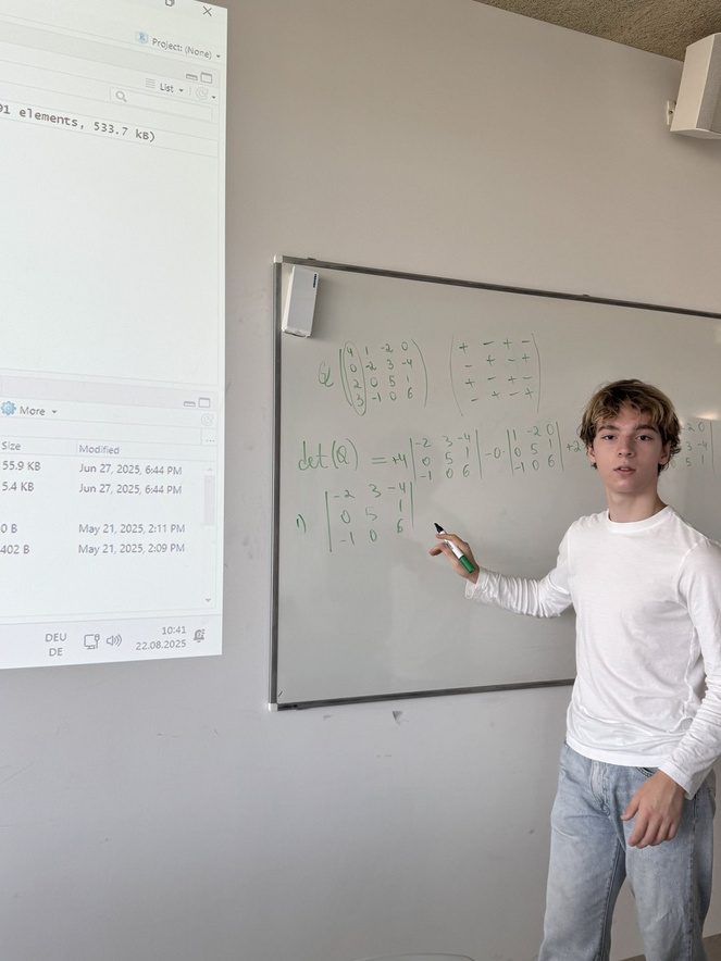 Teilnehmer:innen ebi den IV-MINT-Stipendium Sommerkursen 2025
