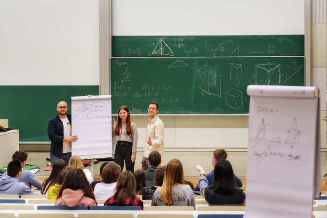 Teilnehmer:innen bei MathePlus 2023