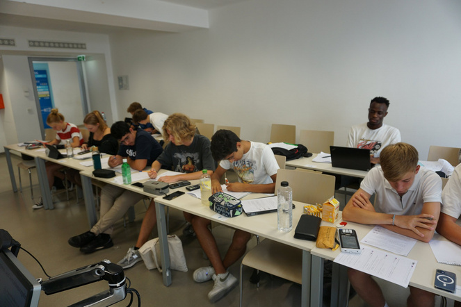 Teilnehmer:innen beim Intensiv-Studienclub 2022