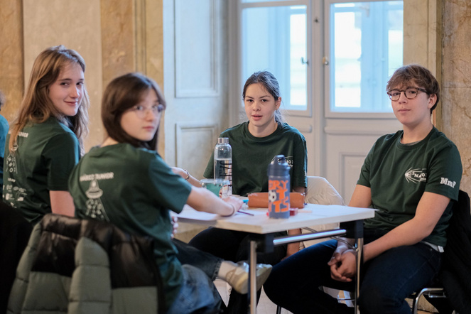 Teinehmer:innen bei NÁBOJ Junior an der technischen Universität in Wien 2025