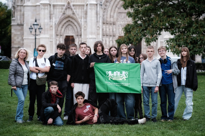 Teilnehmer:innen der Simons Science School in Chemistry and Physics 2025
