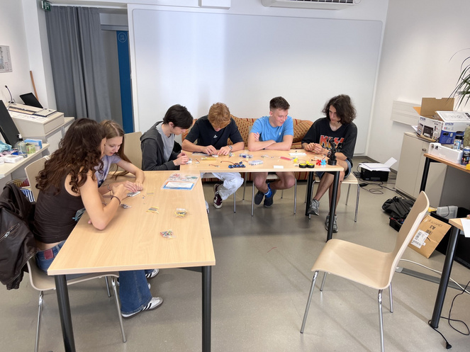 Teilnehmer:innen ebi den IV-MINT-Stipendium Sommerkursen 2025