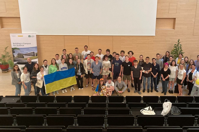 Teilnehmer:innen bei der Veranstaltung Ukraine Top 12