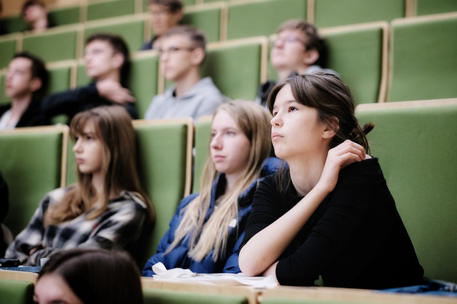 Teilnehmer:innen der Simons Science School in Chemistry and Physics 2025
