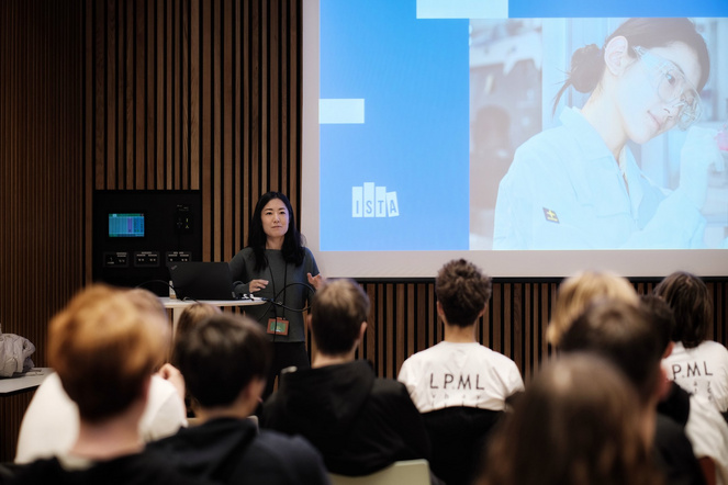 Teilnehmer:innen der Simons Science School in Chemistry and Physics 2025