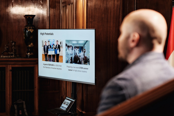 Präsentation von Mathe+ in der ukrainischen Botschaft in Wien 2024