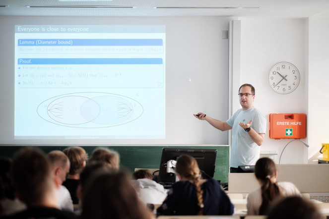 Teilnehmer:innen der Simons Science School in Mathematics 2025